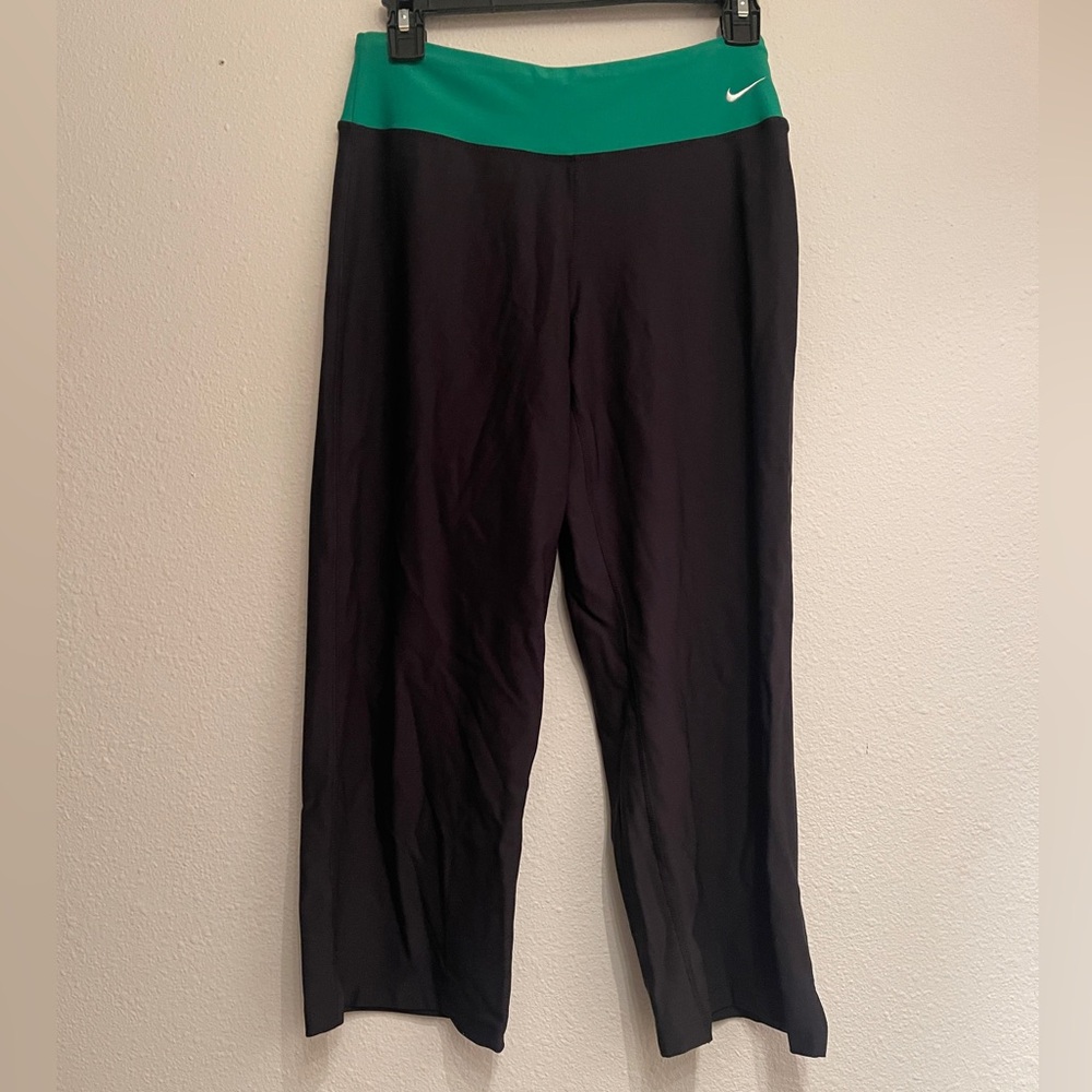 NWT Womens Nike dri-fit capris pants small cropped green NEW